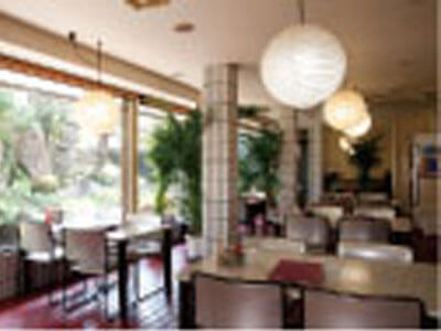 喫茶セルフ内観