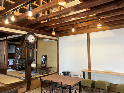 ～旅びと食堂～ぷらっつナカセンの内観